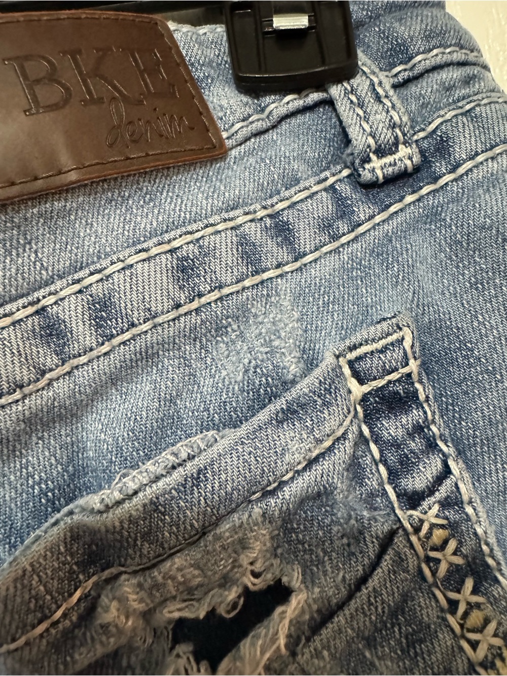 BKE Stella Jean Denim Women's Light Blue Distressed Denim Shorts Buckle - Picture 6 of 8